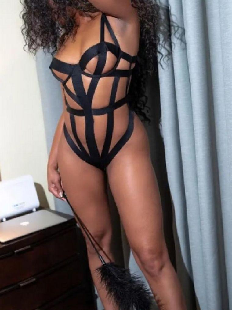 escort Brooke Noble (Toronto)