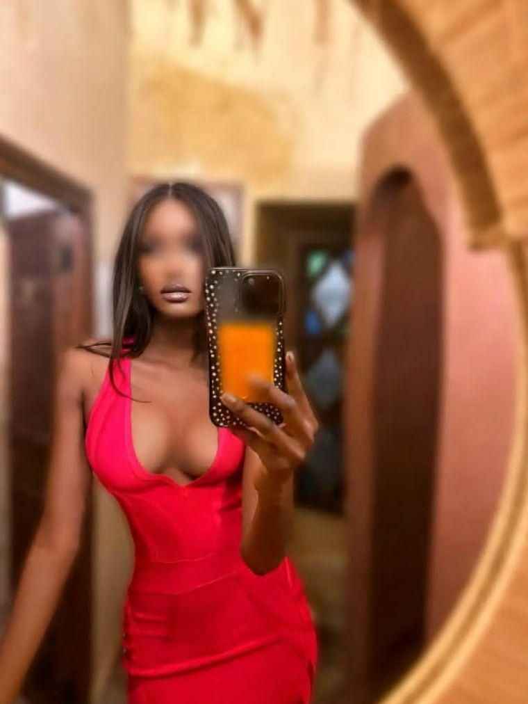 picture Raven (escorts)
